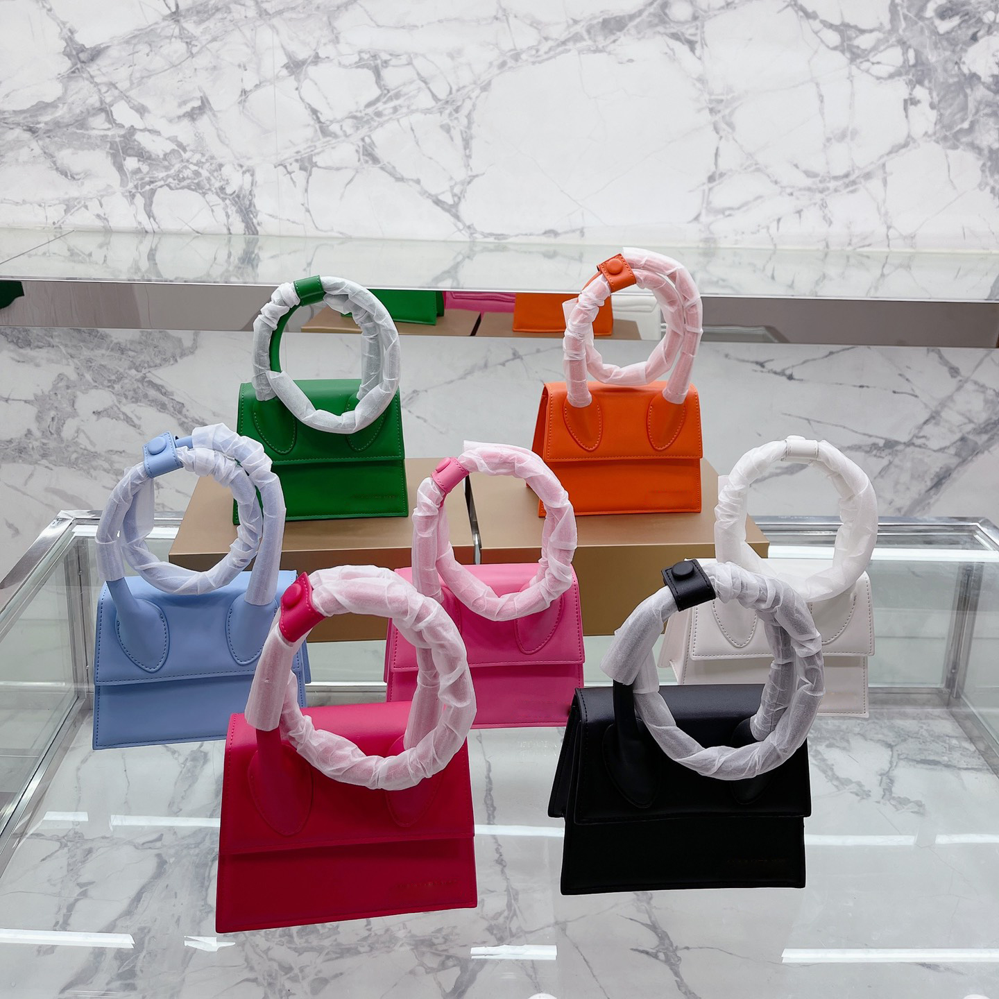 

2022 Top Quality Women Cross Body Bags designer Handbags Jacquemi Circle Hand Design High-grade Texture Single Shoulder Messenger Cowhide Thin Shoulder Strap, Pm get more style