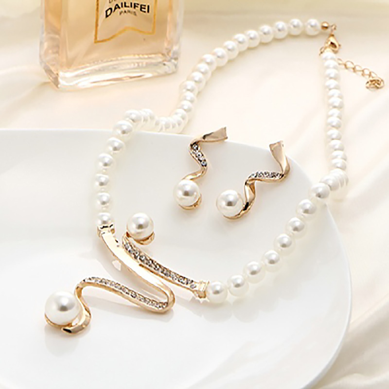 

Freshwater Necklace Fashion Pearl Diamond Necklace Earring Pendant Set with Bride Jewelry