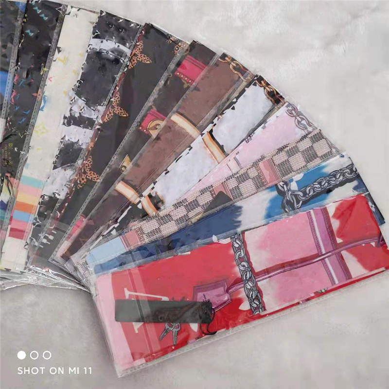 Foulard en soie à la mode pour femmes Designer Classic Sac à main Foulards de haute qualité Haut de gamme Marque de luxe Foulard Taille 8x116cm s