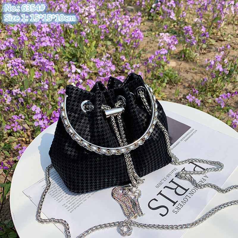 

Wholesale factory ladies shoulder bags sweet and lovely tassel bucket bag elegant solid color leather mobile phone coin purse street trend diamond handbag, Pink1-6354#-pu
