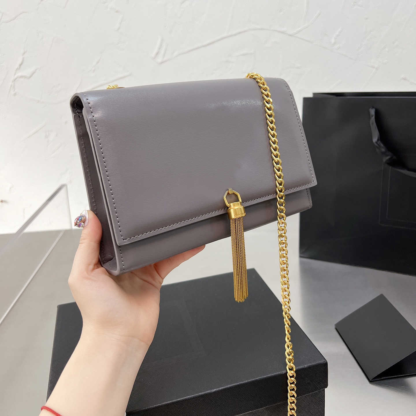 

2022 Famous Brand Women's bag Genuine Leather Bags for Women Shoulder Luxury Designer Tassel Chain Crossbody bags Female Tote Handbag, 22x13cm