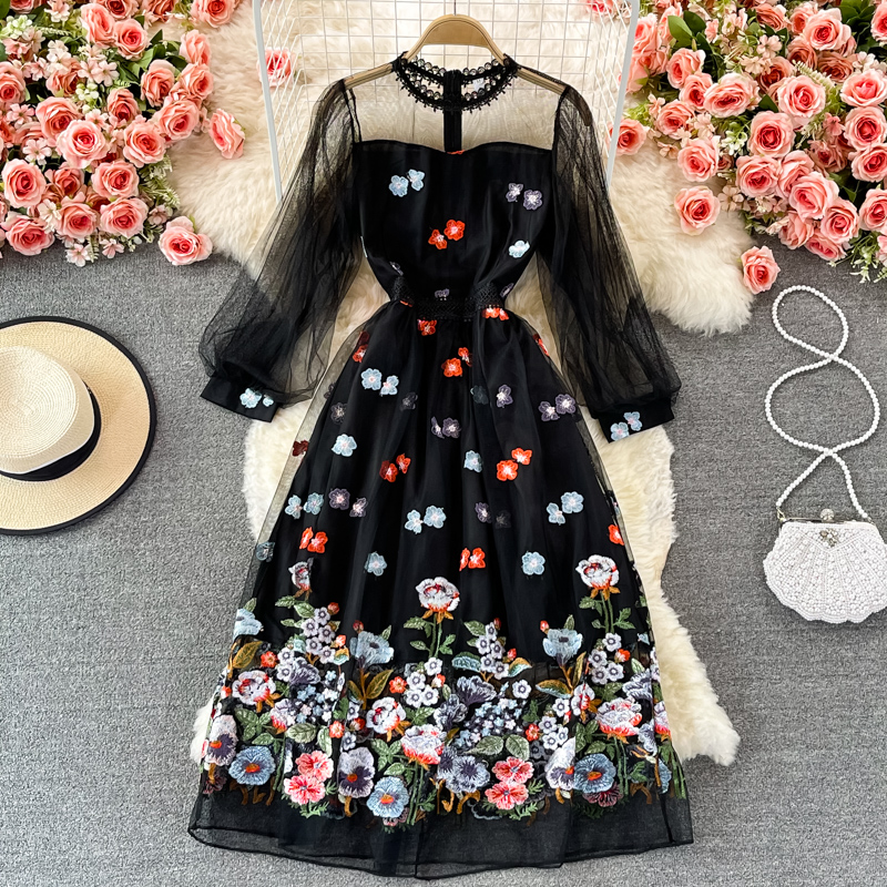

Autumn Fashion Runway Vintage Floral Dress Women's See Through Wrist Sleeve Black Lace Hollow Out Mesh Flower Embroidery Vestido 2022, Same as picture
