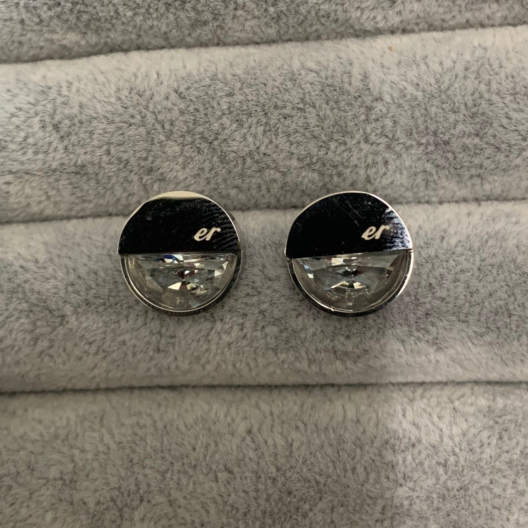 

Never fade 1.5cm Extravagant men women letter big diamond studs Classic design tiny earrings 316L Stainless Steel boy girl stone CZ stud earring Wholesale