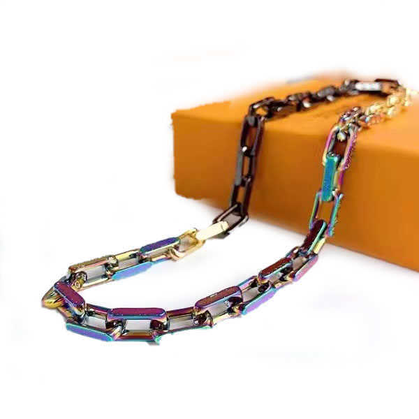 

High-end necklace bracelet designer stylish colorful brand chain necklace letters suitable for both men and women's holiday gifts