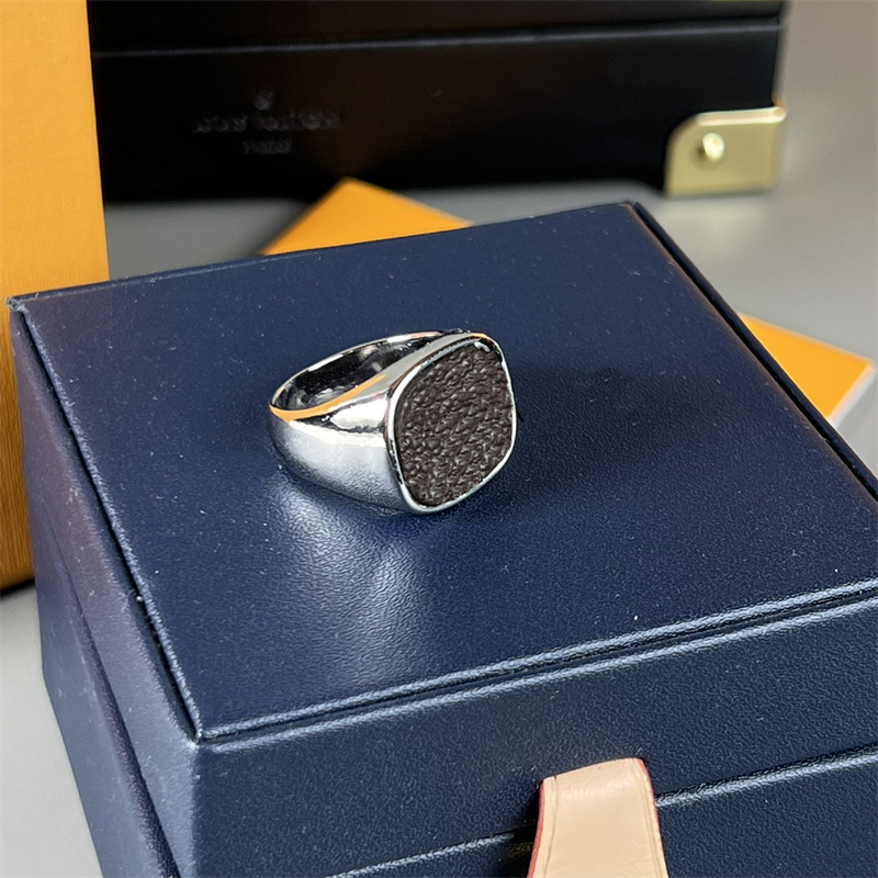 

Womens Designer Ring Fashion Couple Rings Men Luxury Wedding Rings High Quality Jewelry Silver Women Gift