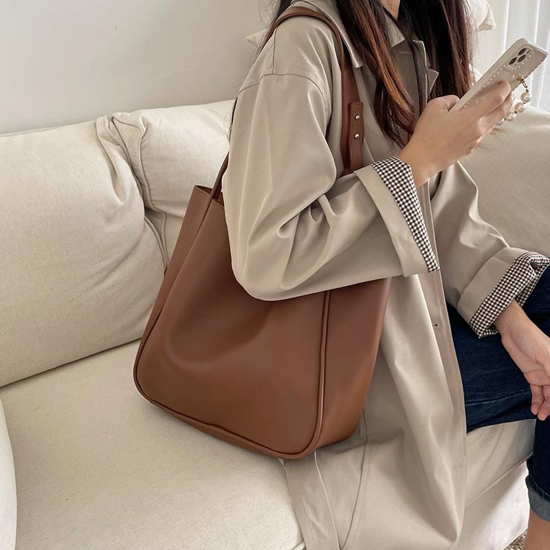 

Evening Bags Luxury Designer High Capacity Tote Handbags For Office Women 2022 Brand Solid Color Shopper Shoulder Shopping BagEvening, Beige