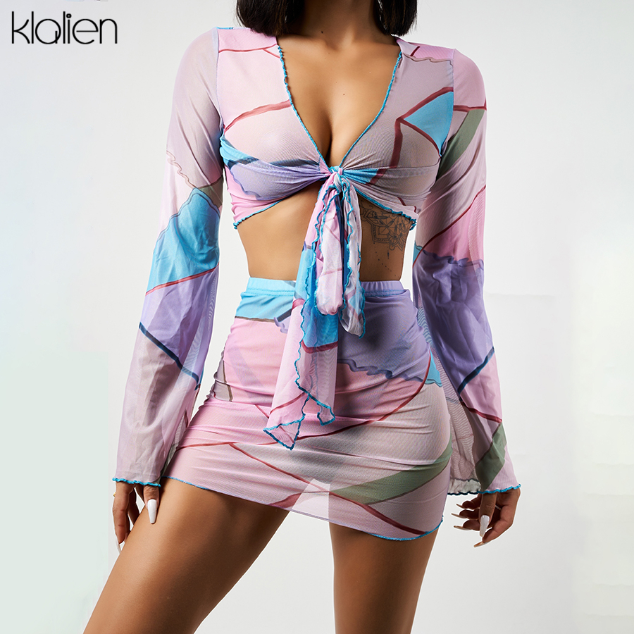 Mode Sexy Mesh Mesh Patchwork Bandage de col V Bandage à col V Passage et mini Jupe Ensemble de deux pièces pour Femmes Automne New Plage Wear