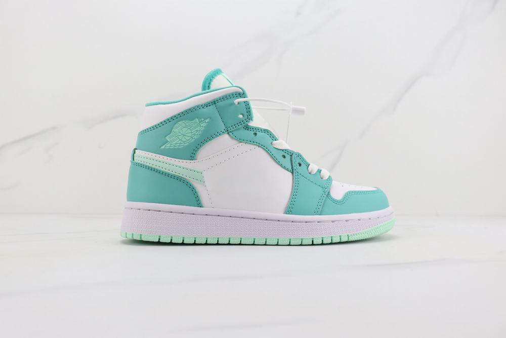 

With Box 2022 1 Mid Marine Green Basketball Shoes Men Women White Green 1s Sneaker