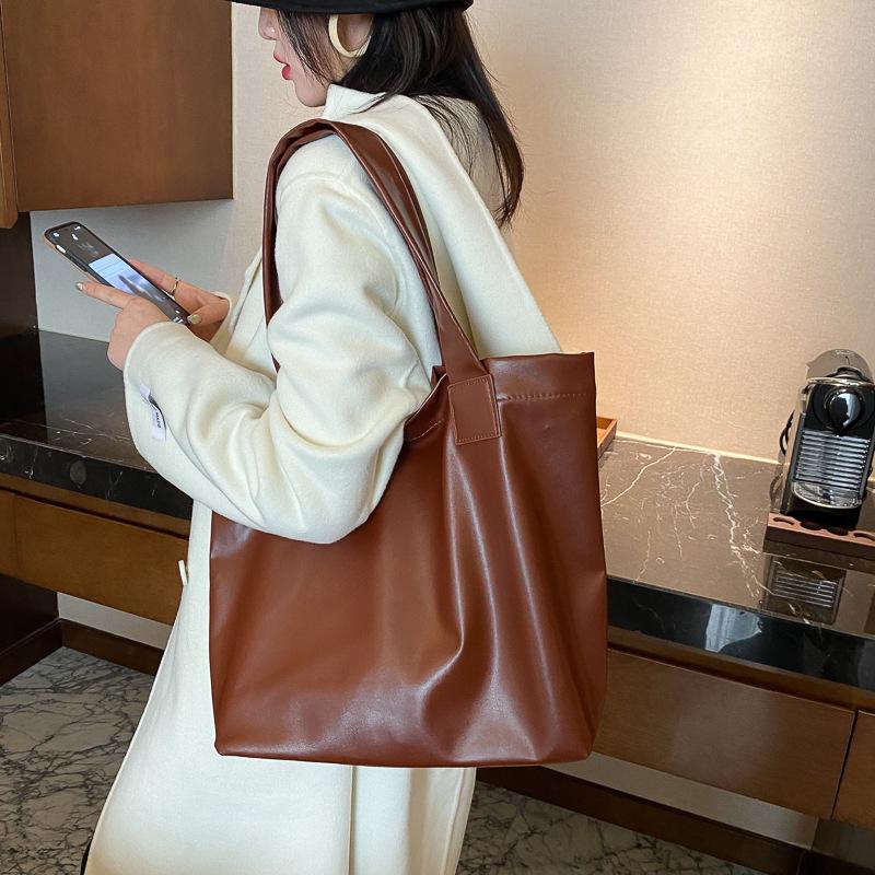 

Evening Bags Fashion Solid Color Women Large Capacity Underarm Shoulder Handbags Totes Simple Casual PU Leather Female Dialy BagsEvening, Brown