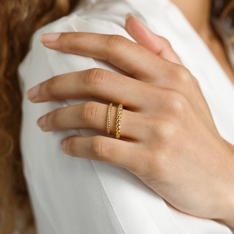 

Cluster Rings Stacking Knuckle Twist Rope Ring For Women Girls Thin Stainless Steel Braided Wedding Band Minimalist JewelryCluster