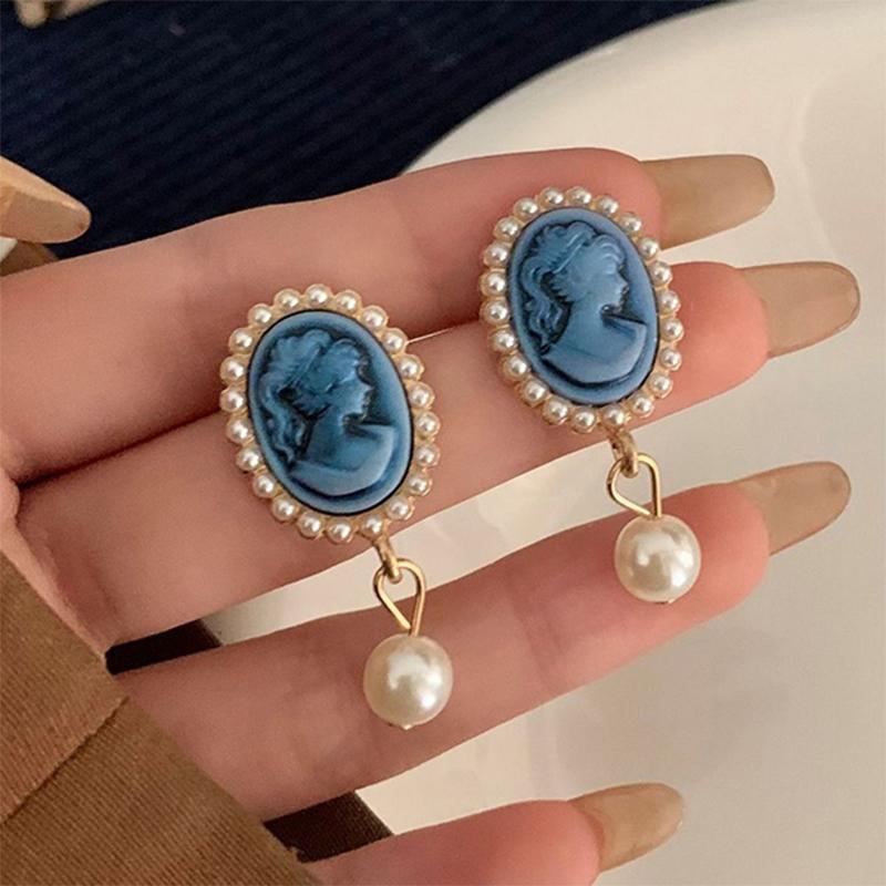 

Dangle & Chandelier Vintage Carved Cameo Queen Head Portrait Earrings For Women Pearl Pendant Wedding Party Korean Style JewelryDangle