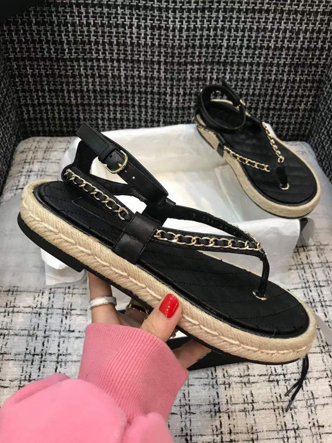 

AAAAA+ Women Mules C slippers Sandals Pearls Sliders Stuffies Top Quality Lambskin Black White Flat Slippers Ladies Beach Rubber Flip Flops With Box 003