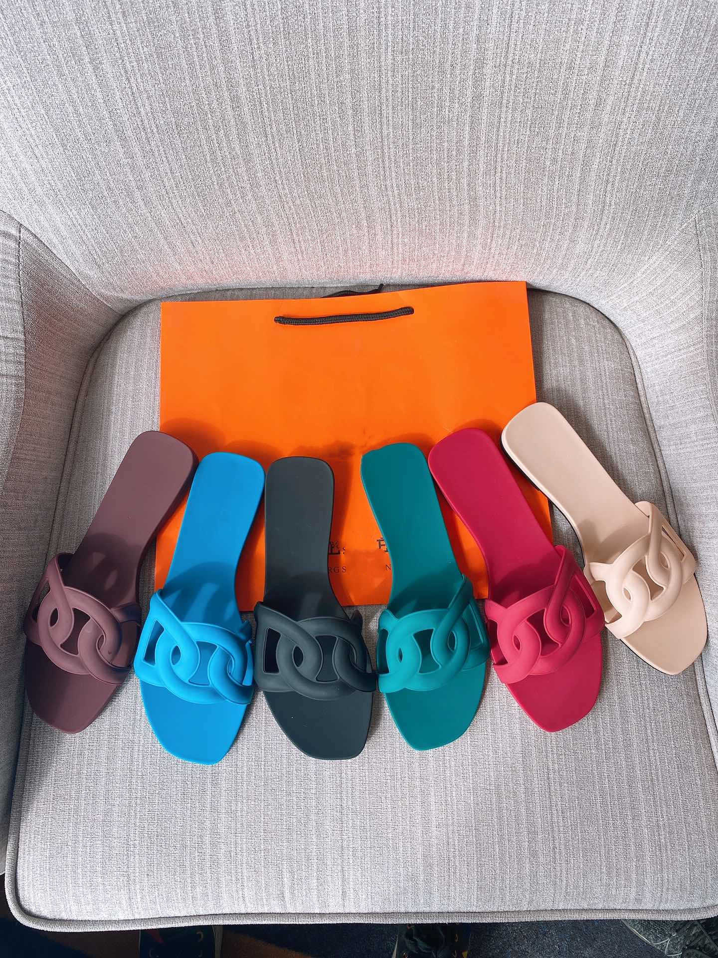 

2021 fairy new summer net red shoes fashion pig nose TPU jelly women's shoes beach flat bottom h slippers, Box