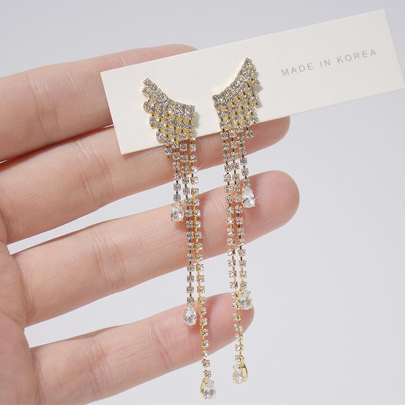 

Stud Cubic Zirconia Elegant Rhinestone Wing Women Earring Bling Shine CZ Long Design Tassel Earrings Wedding Jewelry PendantStud