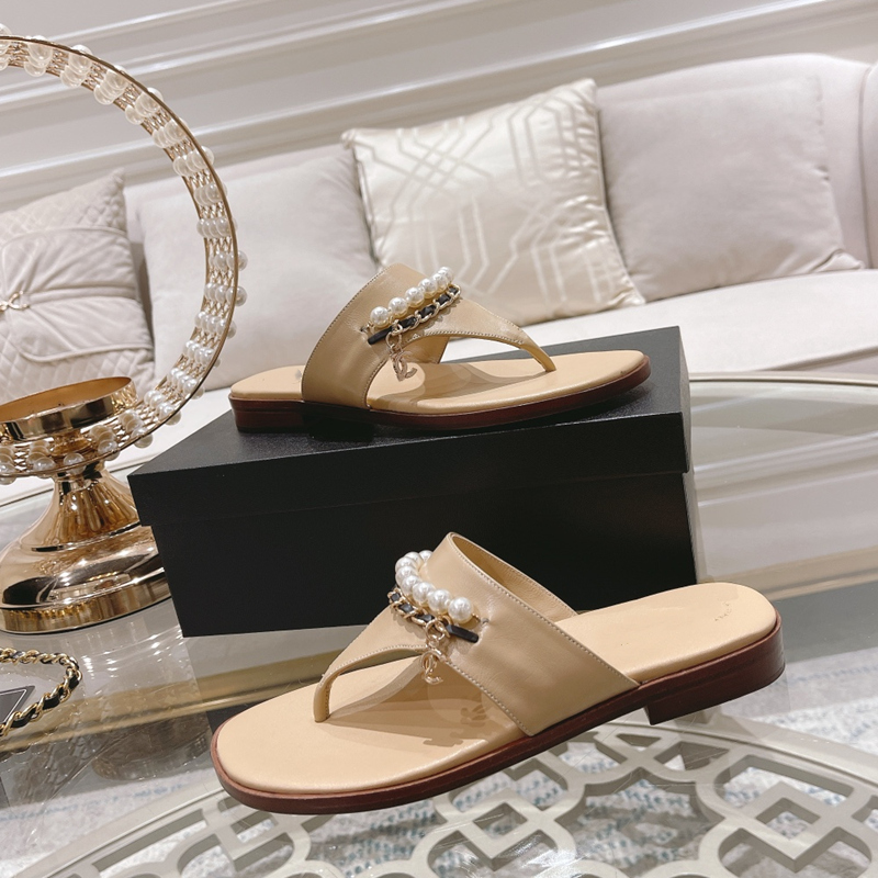 

White Women Shoes Luxury Designer Pearl Flat Sandals Fashion Electroplated Rose Gold Chain Embellishment Hardware Sheepskin Lining Fabric Shoe Summer, Black