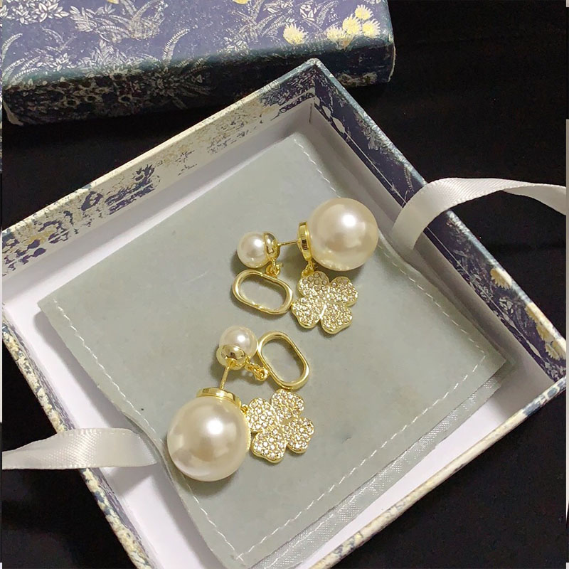 

Earrings Designer Hoops Scalloped Pearl Diamond Earring for Woman Fashion Huggie High Quality Earrings with Letter