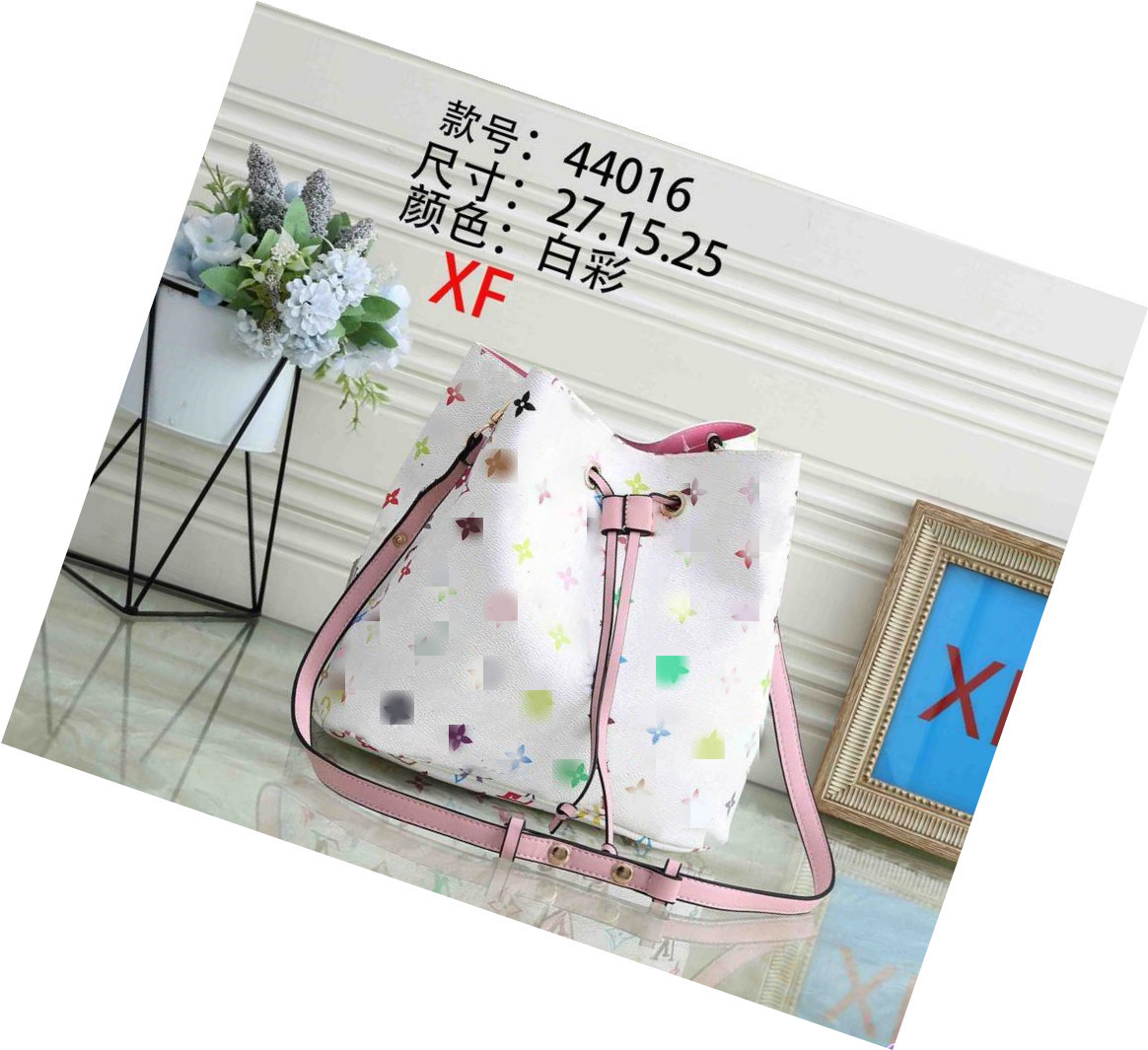 

Sturdy Stylish Bucket Bag Drawstring Closure Tote Women Leather Handbags Wallet Female bag Fashion Cover Lock Shoulder beach Designer bags, Not sending products