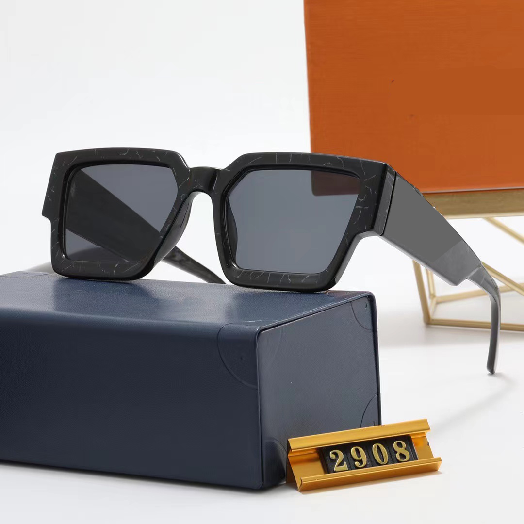 

Fashion Round Designer Sunglasses For Women Mens Eyewear Sun Glasses Design Brand Black Luxury Black Frame Dark Glass Lenses Men Womens Better Brown Cases