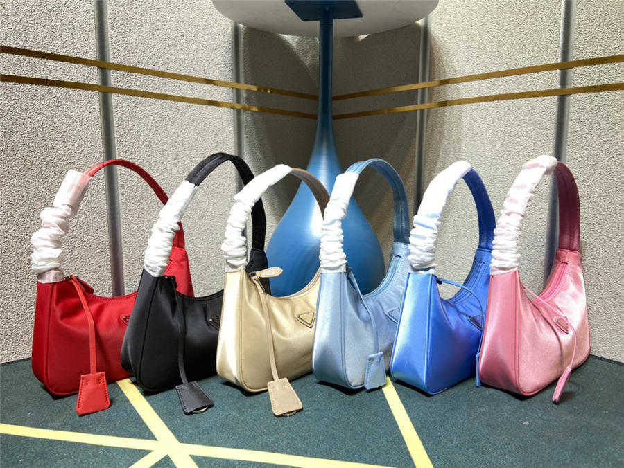 

2021 Sale 10 color 2000 repeat version women crossbody bag Genuine Nylon handbags purses lady tote Shoulder bags, Sky blue