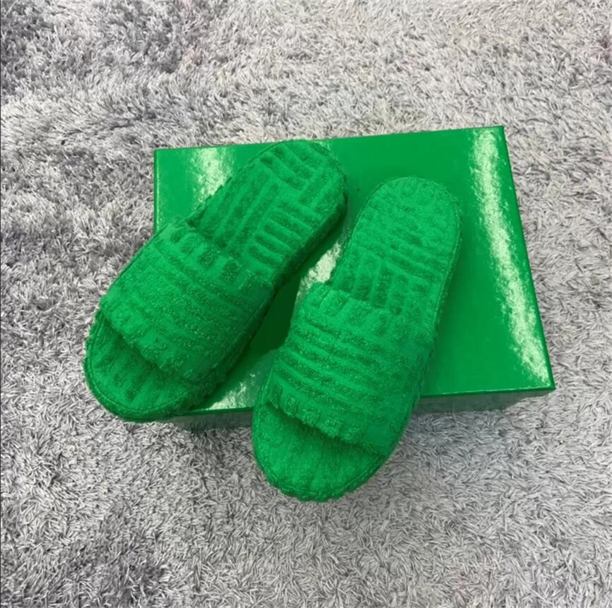 

2022 newest Slippers Sandals Women Designer Slides Fabric Rubber fur cotton Outsole Grass Green Thick Bottom Slipper wedge fluffy resort Sponge sliders sandal