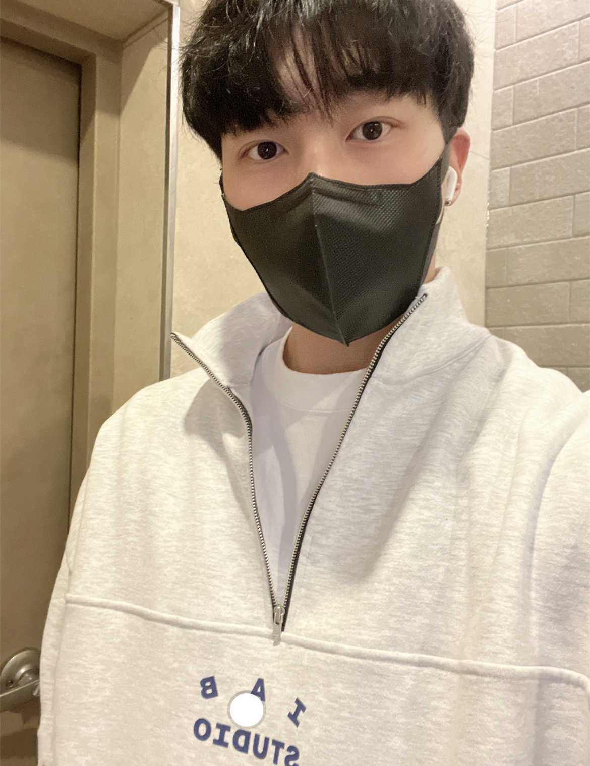 

Korean semi IAB studio zipper sweater set Plush Hoodie men' and women' sports leisure Pullover Jacket, Light gray