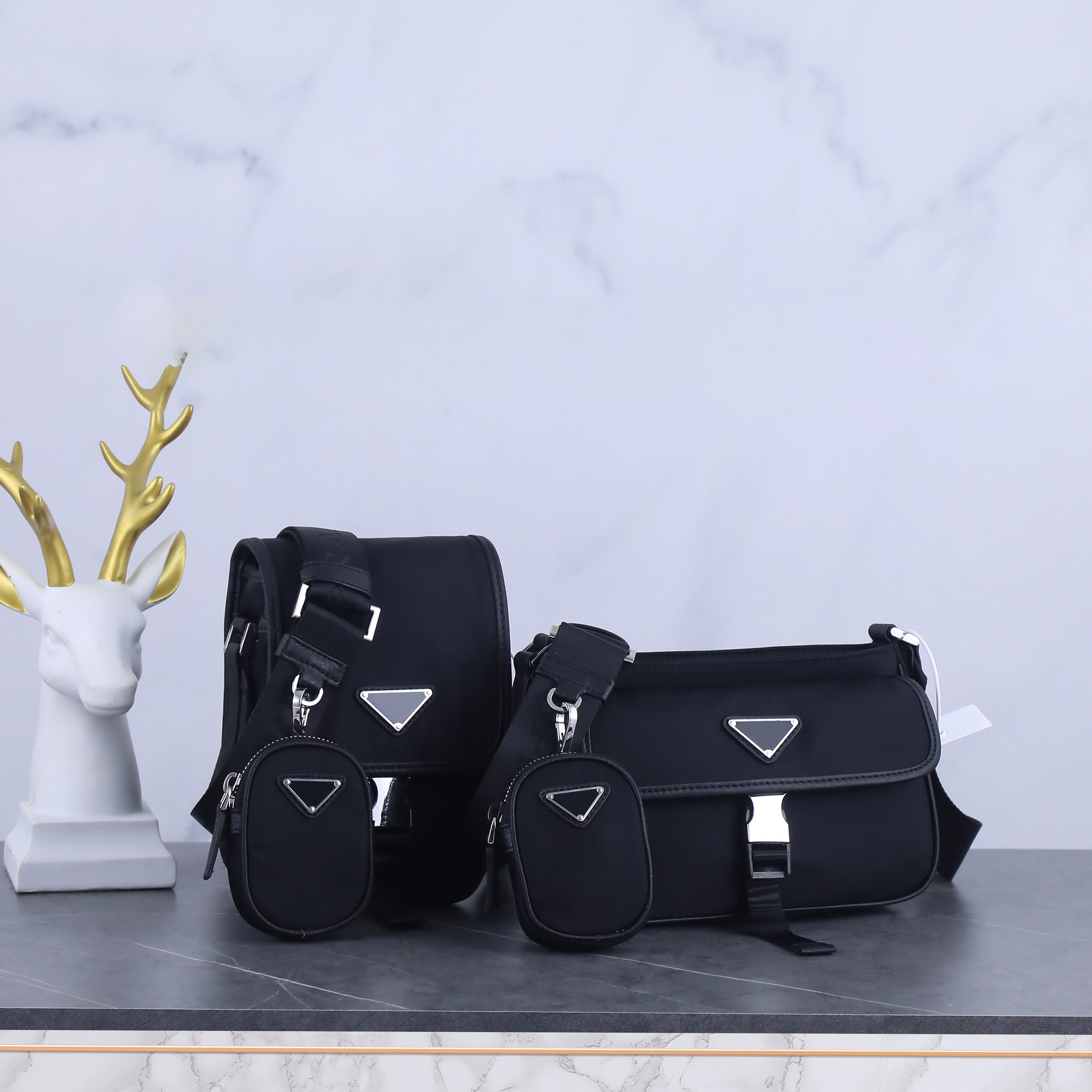 

P Positive flip 2VD 043 shoulder bags 2VH 133 Simple and elegant in design mini messenger bag is super unique in shape, Black