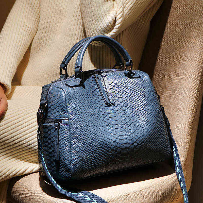 

Designer lady bag Bag Female New Autumn and Winter Versatile Atmosphere Pattern Broadband Messenger Leisure Large Capacity Shoulder, Caramel 885166