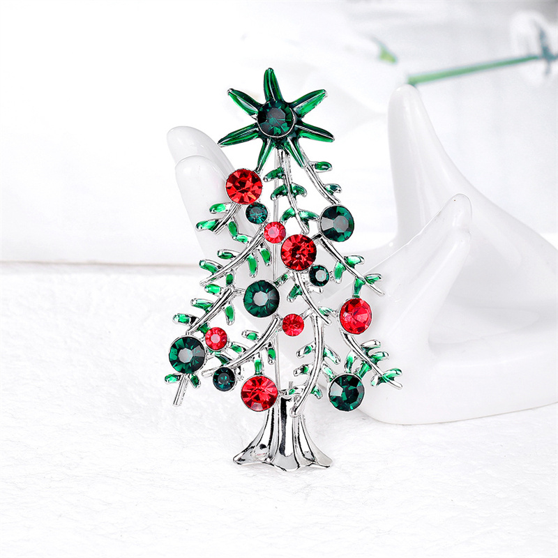 

European Christmas Tree Brooch Pin Unisex Full Green Red Diamond Plant Corsage Badge Alloy Collar Pins Backpack Sweater Shirt Clothes Accessories