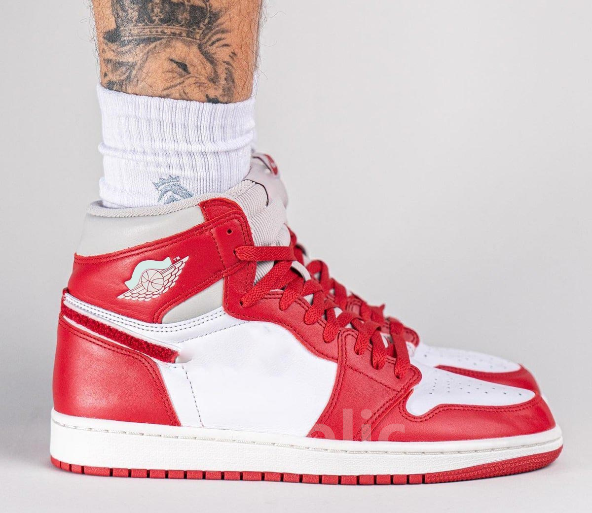 

2022 Release Authentic 1 High OG WMNS Chenille Red Shoes Newstalgia DJ4891-061 Men Women Outdoor Sports Sneakers With Original box