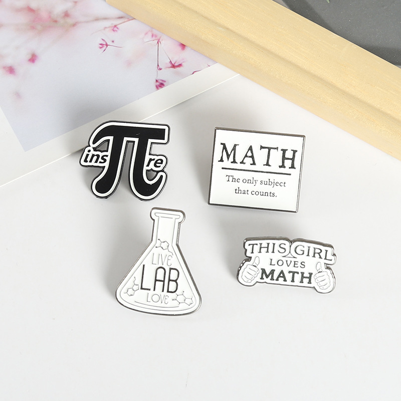 

Cute Vintage Math Lab Letter Brooches Pin for Women Fashion Dress Coat Shirt Demin Metal Funny Brooch Pins Badges Backpack Gift Jewelry