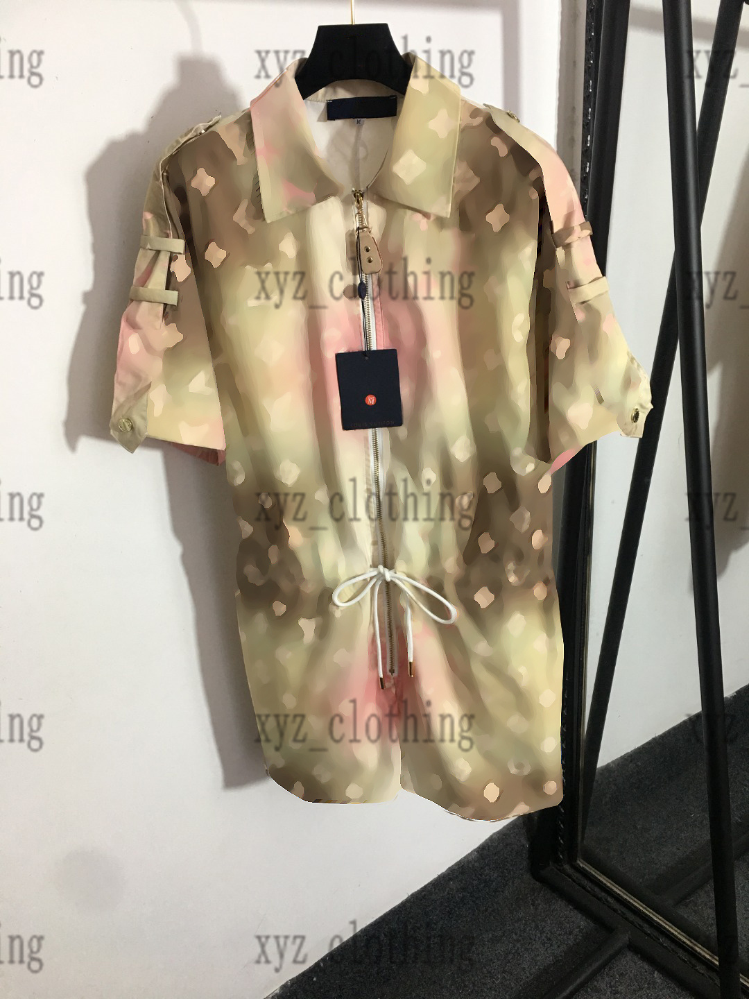 

luxury womens jumpsuit 22ss casual dresses Gradient Smudged Presbyopia Logo Print Elasticated Waist Lapel Short Sleeve Jumpsuits kahki color size SML, 02