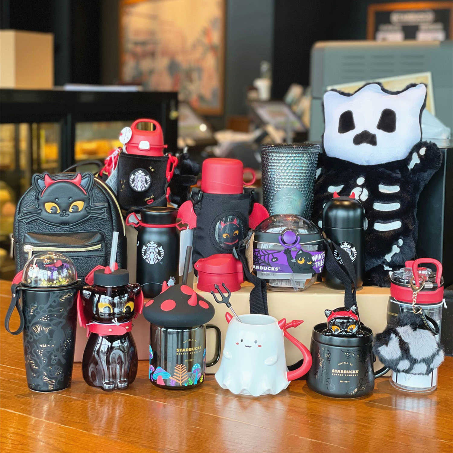Starbucks 2021 Halloween cup black cat demon Spirit Glass straw mark water cup with cup cover for insulation-image-760329270