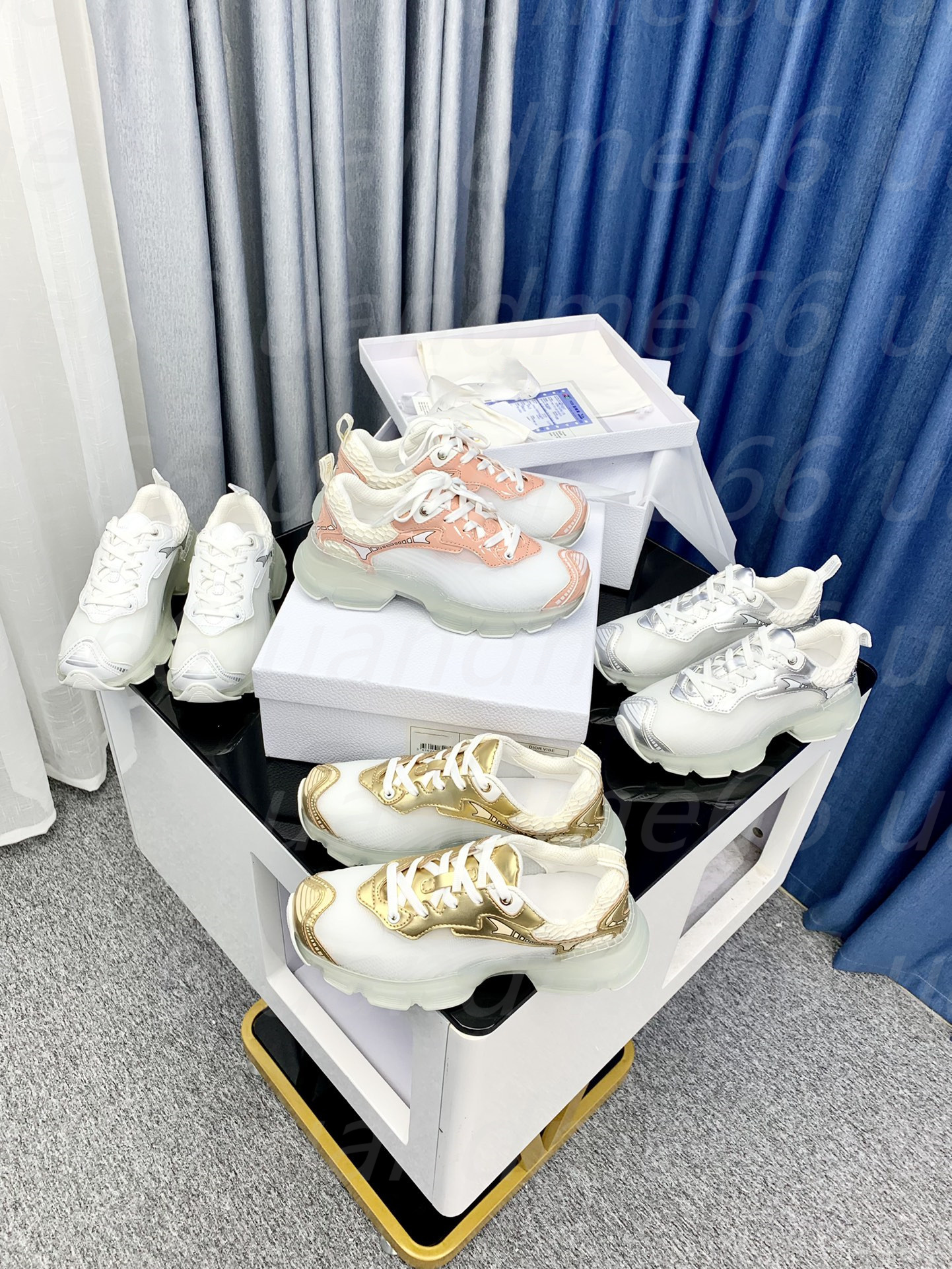 

2022 Top Fashion White Gold Silver Pink Vibe Leather Casual Shoes Women Transparent Rubber Platform Womens Luxury trainers Sports Sneakers 35-40, I need look other product