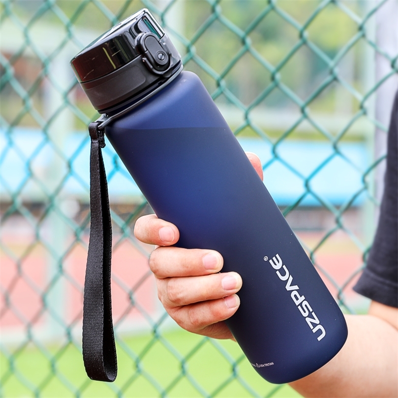 

UZSPACE Sport Water Bottle 500/1000ML Portable Leakproof Outdoor Shaker My Tritan Plastic Eco-Friendly Drinkware A Free 220329, Classic black