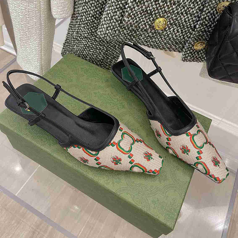 Designer Sling Back Sandales D'été De Mode Femmes De Luxe Strass De Mariage Sandles Curseurs Talons Hauts Chaussures Avec Boîte
