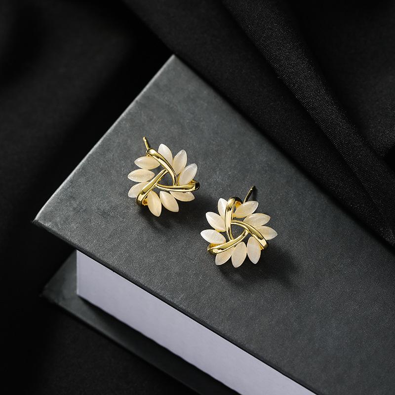 

Stud Exquisite Opal Petal Fashion Earrings For Women 2022 Trend Hoop Jewelry Accessories EarringsStud