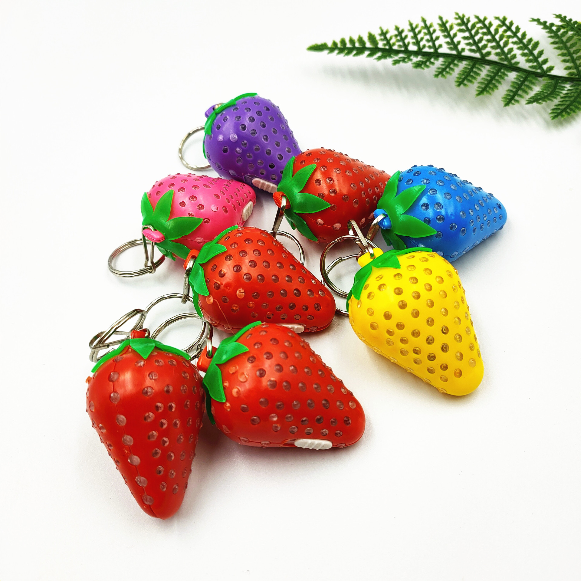 

Mixed 5 Colors LED Light-emitting Strawberry Keychain Pendant Promotion Creative Gift Children's Keychain Fruit Toys Jewelry Accessories