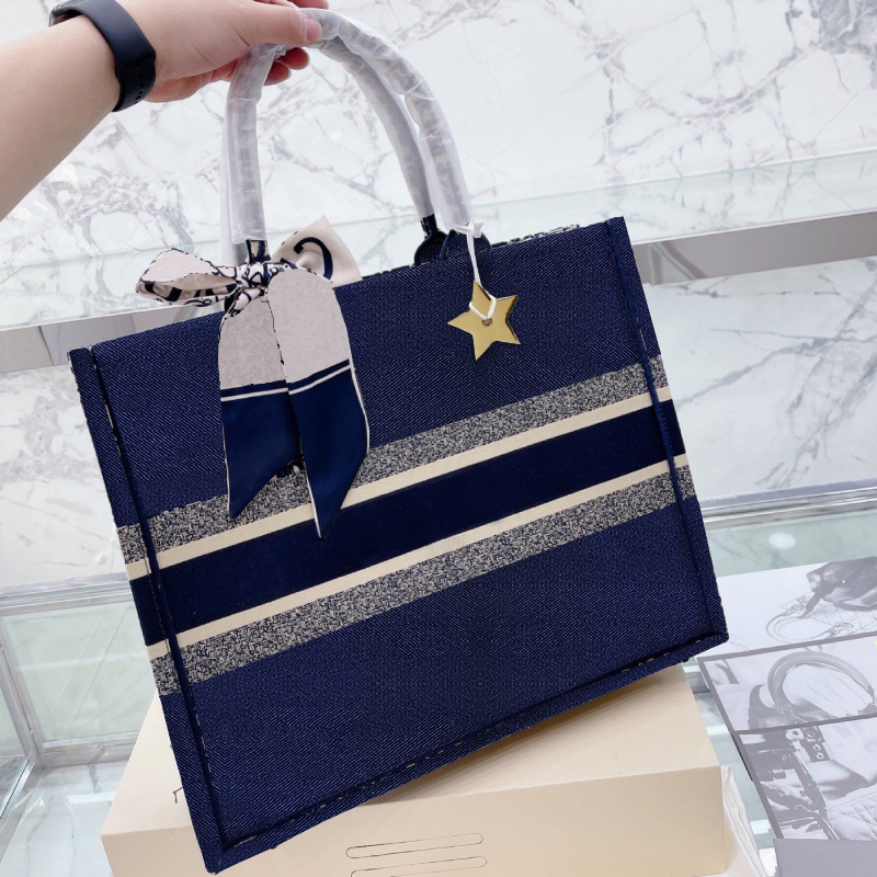 

Luxury Branded Designer Women Large Shopping Bag Casual Canvas Material Large Capacity Tote Bags, No bag