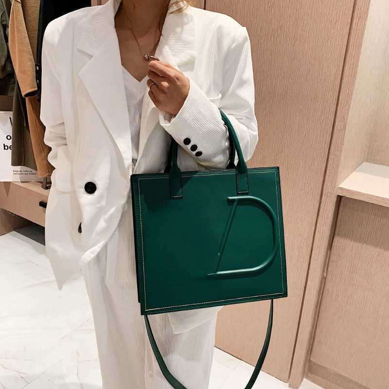 Hot selling V 22 T designer shoulder Bag luxury brand handbag classic big V messenger bag genuine leather square business casual totebag fashion
