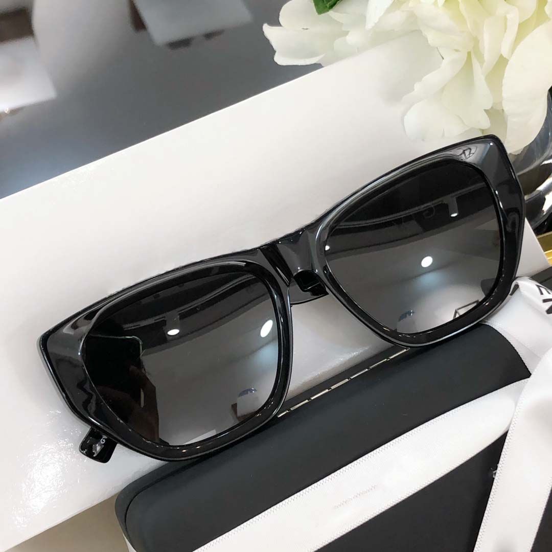 

Fashion Designer Sunglasses Goggle Luxury Beach Sun Glasses For Man Woman 6 Color Optional Good Quality Black