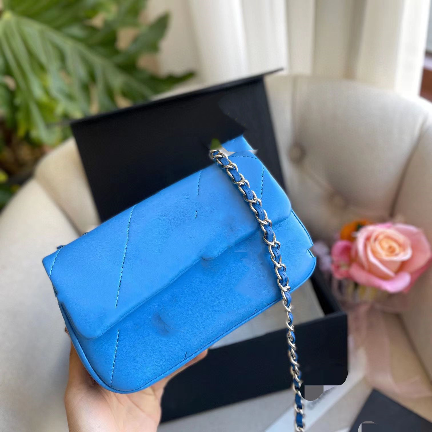 

Bag women's chain rhombic embroidery hand-held One Shoulder Messenger Bag, Black