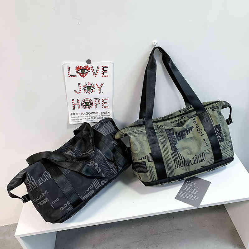

Fashion Unisex Large Capacity Shoulder Bags Retro Spaper Printing Casual Nylon Handbag Female Men Travel Fitness Gym Bags 220611, Green