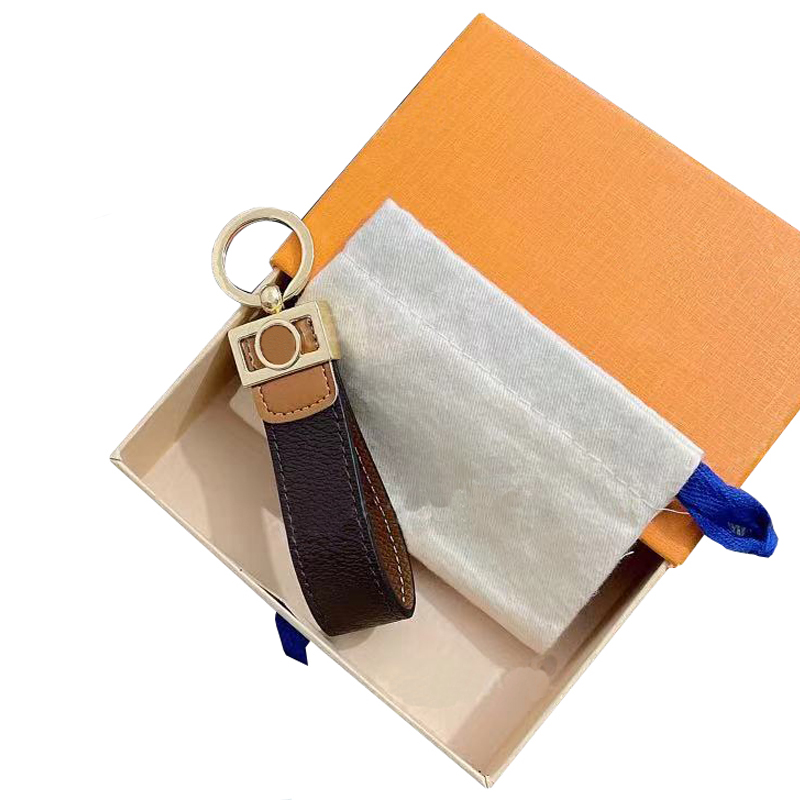 

Designer Keychains Leather Men Women Key chains Keyring Buckle Keychain Lovers Car Key Chains Bags Pendant Key Ring Accessories with box dust bag