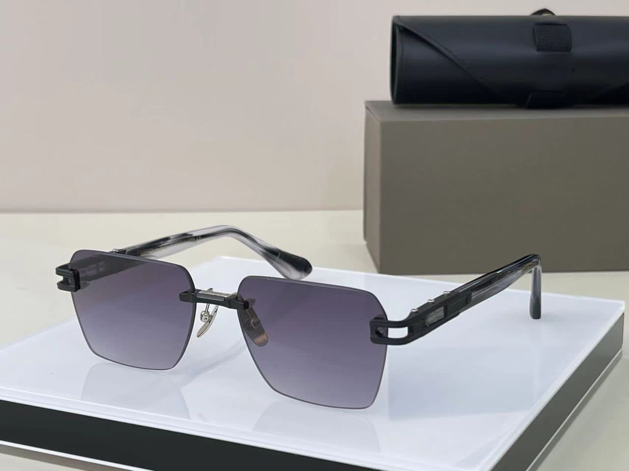 

Designer Sunglasses For Woman And Mens META- EVO ONE NEW Fashion Retro Summer Anti-Ultraviolet Random Box