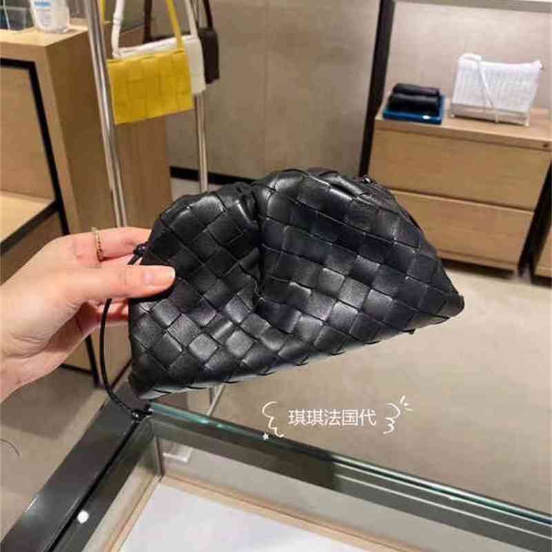 

Bags Venetass Designer Pouches Bottegass Handbags Jodie Mini Buy Woven Handbag Cloud Bag One Shoulder Messenger Cz LUNL P132 TU0P, Black