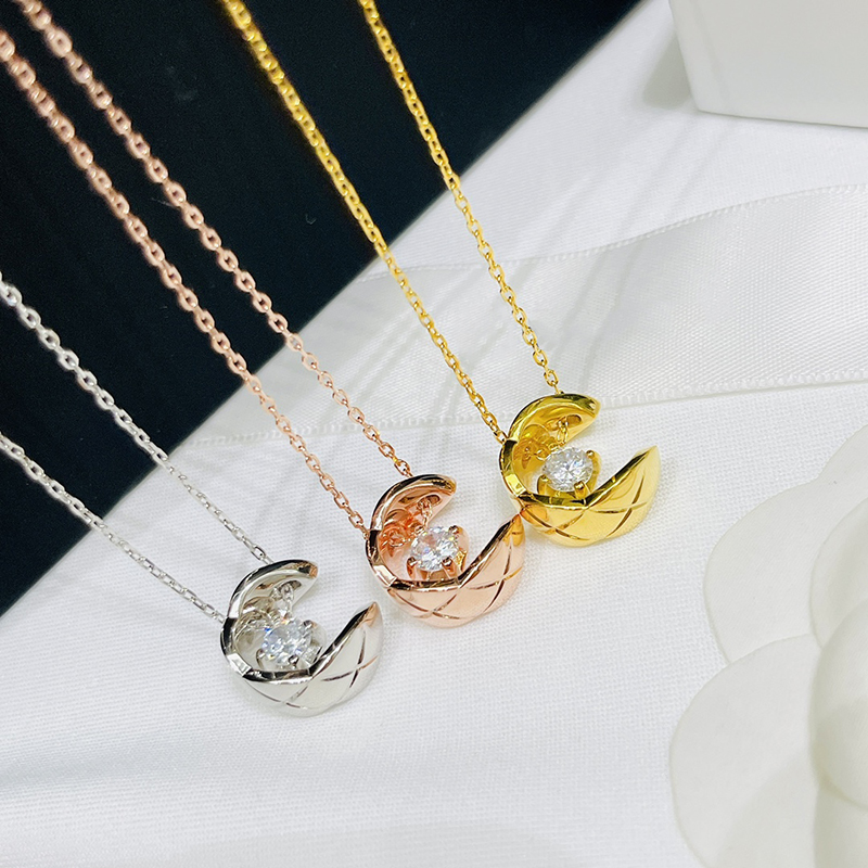Designer Collier Femmes Diamant Pendentif C Colliers Hommes Dames Or Argent Menton Bijoux De Luxe Femmes Hommes Mode Unisexe Colliers 2206174D