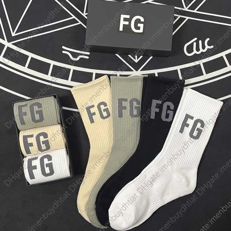 

B6g8 Fg Essentials Men's Women's Stockings 100% Hip Hop Basketball Fashion Sweat Absorbing Sports Man Cycling Socks Unisex, White