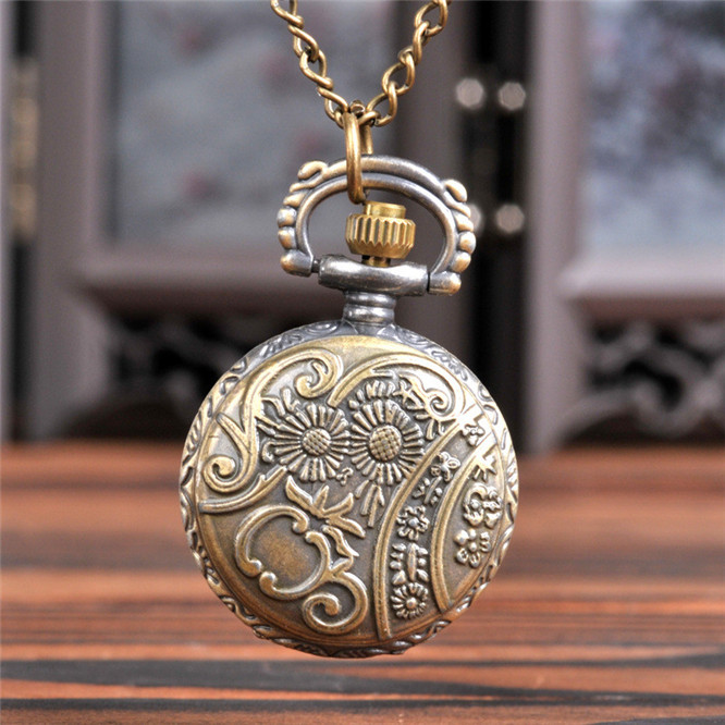 

10pcs watches Manufacturer wholesale small bronze giraffe foreign trade nostalgic decorative pocket watch 6111-1-3, Black