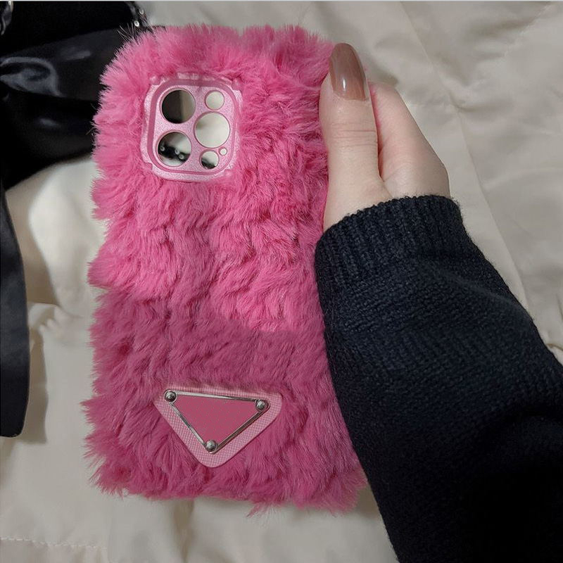 

Pink Plush Phone Case Soft Luxury Designer High Quality Classic Mens Womens Shockproof Phones Cases Fashion For iPhone 13 11 12 pro 7 8 X XS