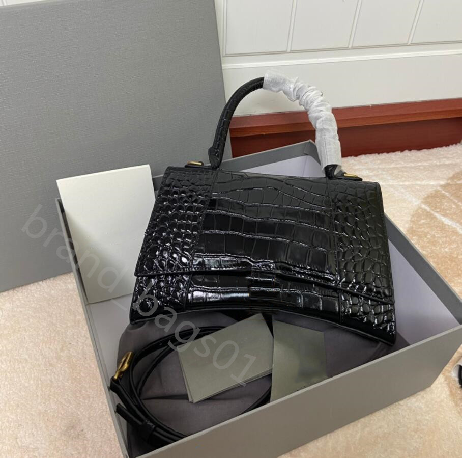 

2022 Top Luxury Designer Bags Handbags Crossbody bags Shoulder Bag Fashion Ladies Shopping Handbag Popular Metal Letters, Caramel plain weave (gold logo)